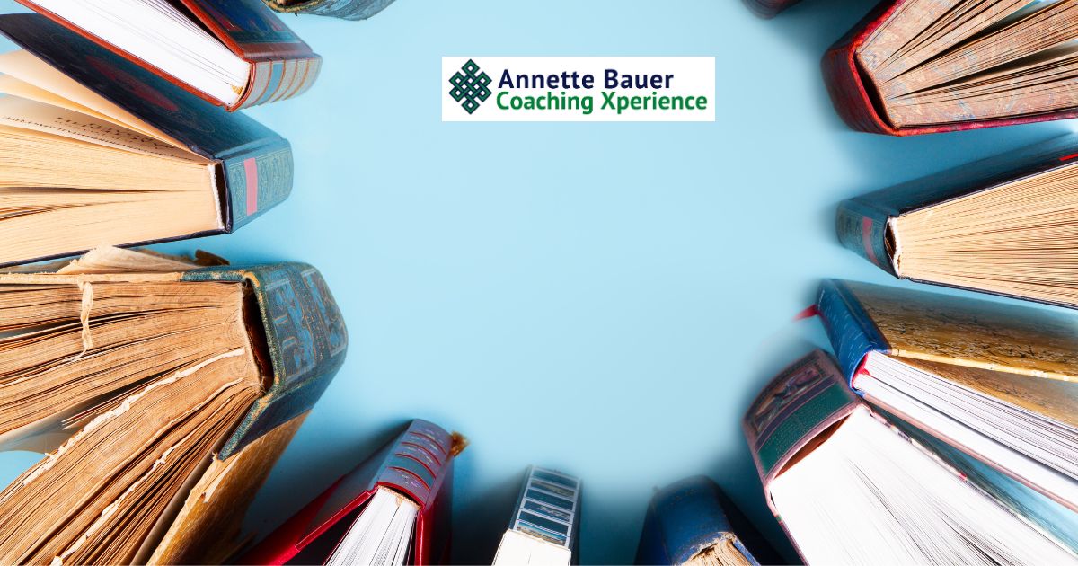 Bücher im Kreis, Ressourcen pflegen: 8 Bücher für Therapeut*innen, Annette Bauer, Coaching Xperience